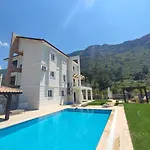 Lillyrose Villa *